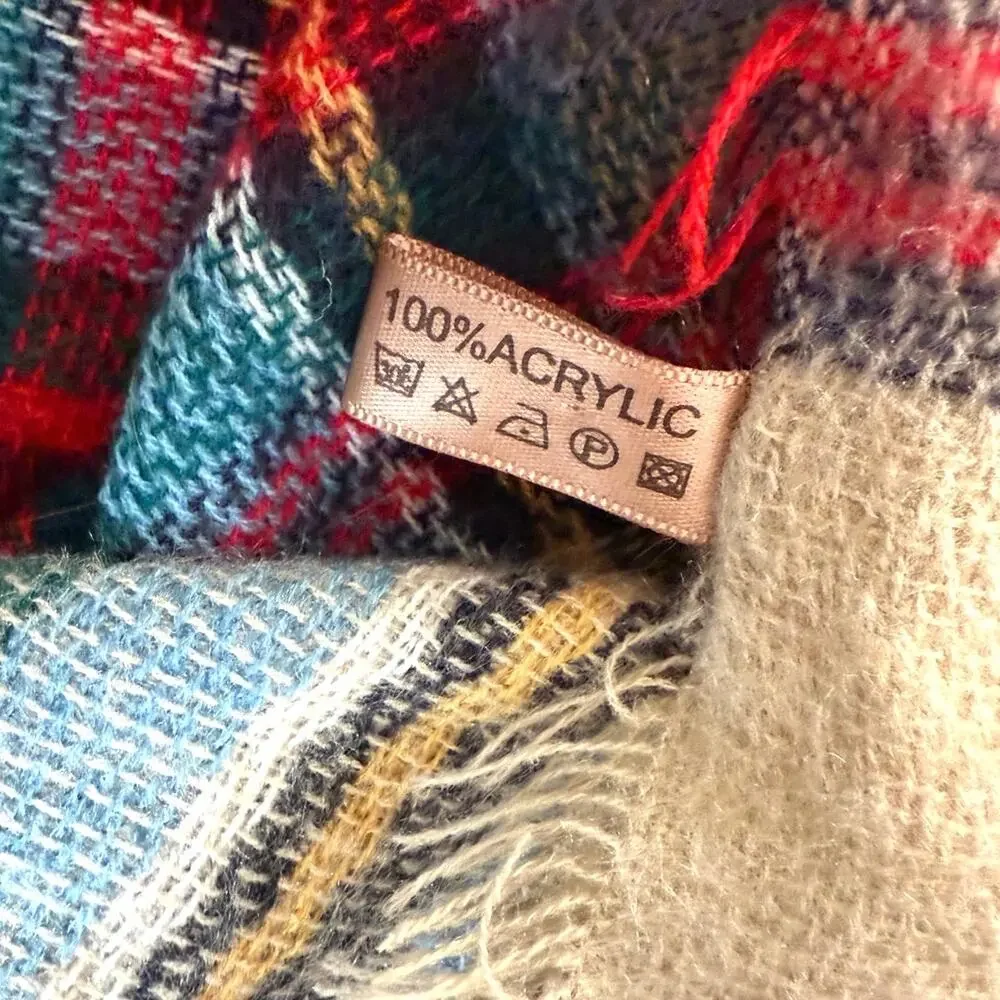 Plaid women's scarf